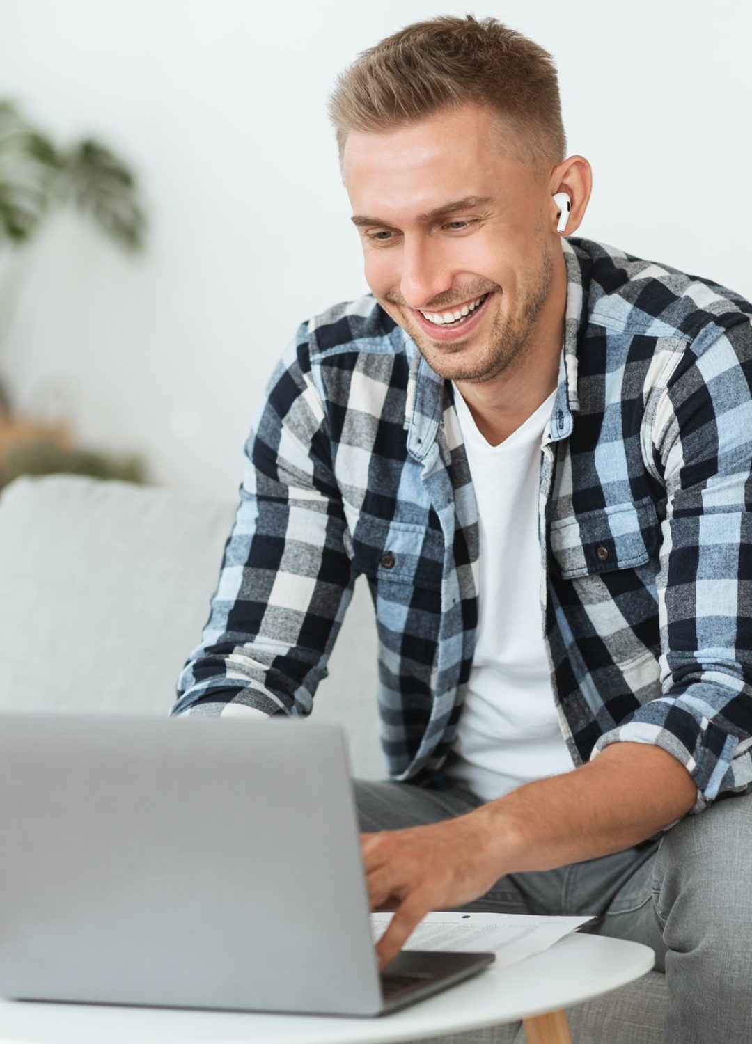 guy-listening-to-music-online-in-headphones.jpg